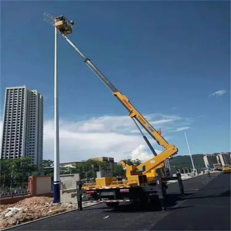 洪雅维修路灯的曲臂升降车出租