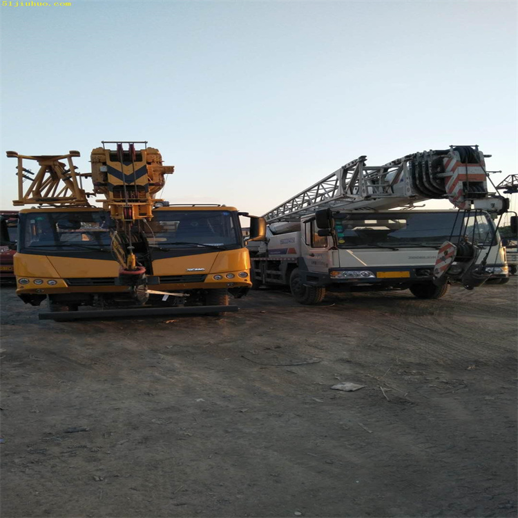 洪雅吊车吊挖机正确办法